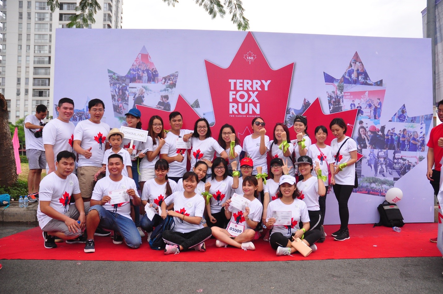 Sonkim Land tham gia Terry Fox Run 2017